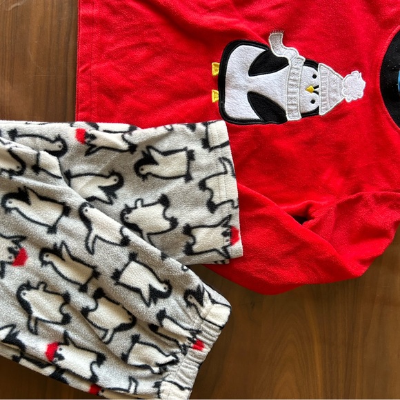 Boys fleece pajamas penguin set Christmas holiday 🐧 - Picture 4 of 4